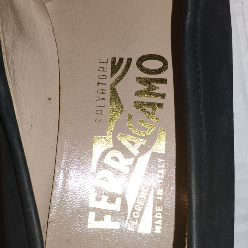 Salvatore Ferragamo Suede Loafers. Womens sz 8AA. Black & Gold Tone Hardware. - Picture 2 of 9